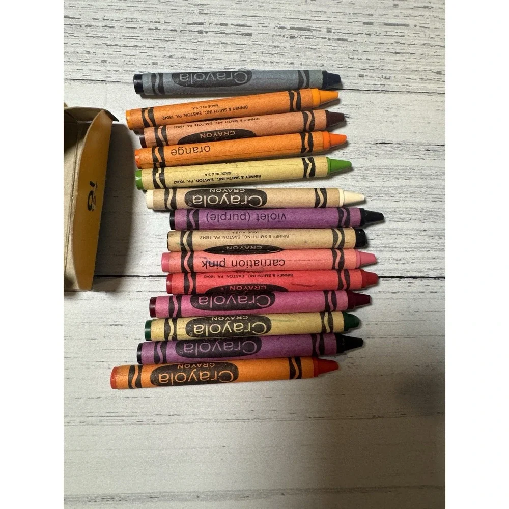 Vintage Crayola 16 Binney & Smith Co New York Color School Crayons‎ Most Unused